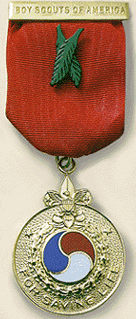 Honor Medal With Crossed Palms