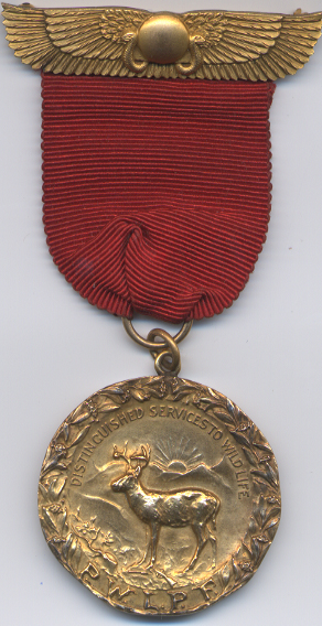 1941HornadayMedal.jpg - 203123 Bytes